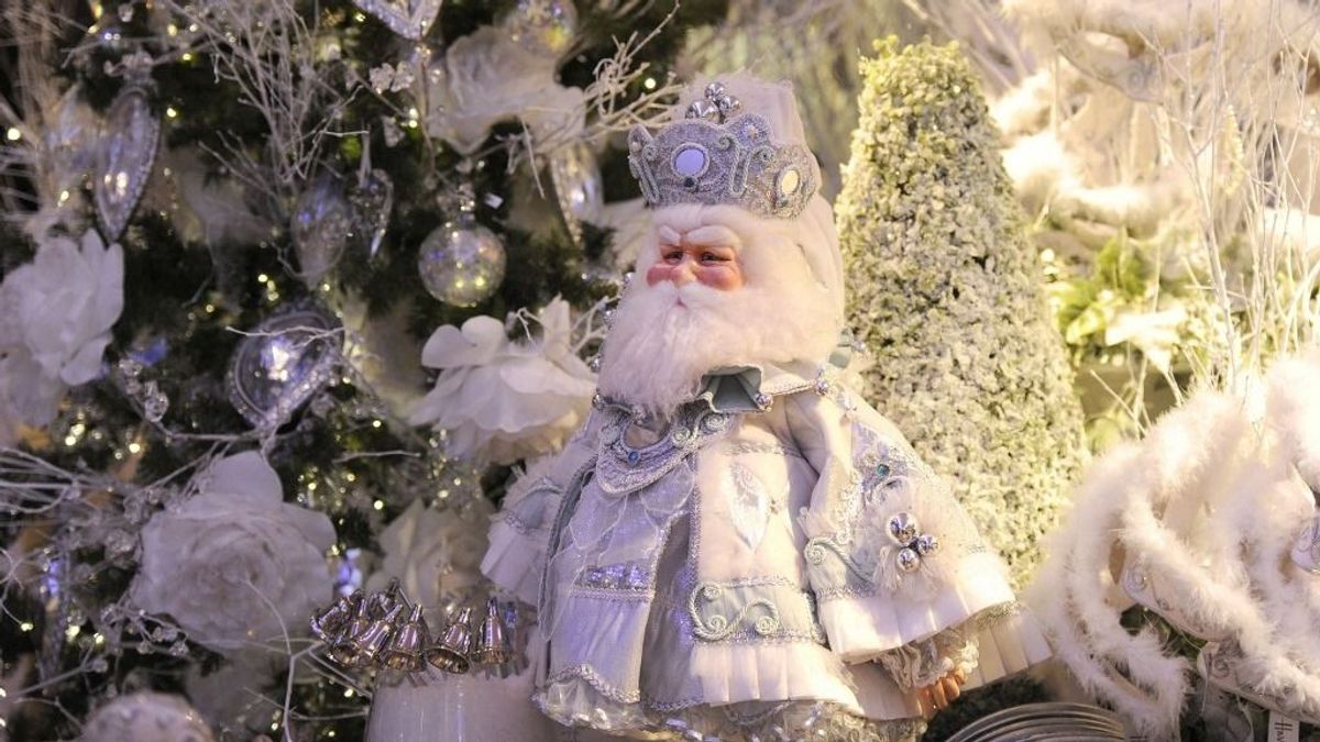 Jingle Bells augusztusban? Ez az üzlet már hónapokkal karácsony előtt megnyitotta ünnepi világát