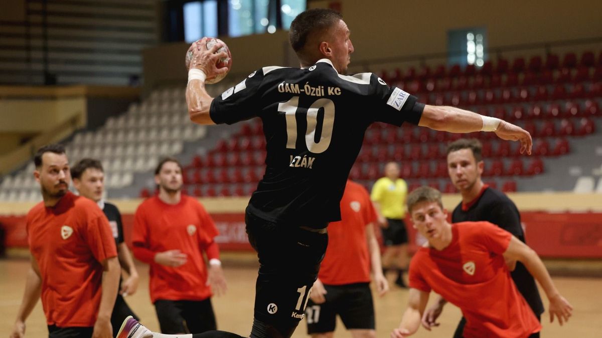 Kemény, férfias edzőmeccset játszott a DVTK az esti hőségben is - képekkel