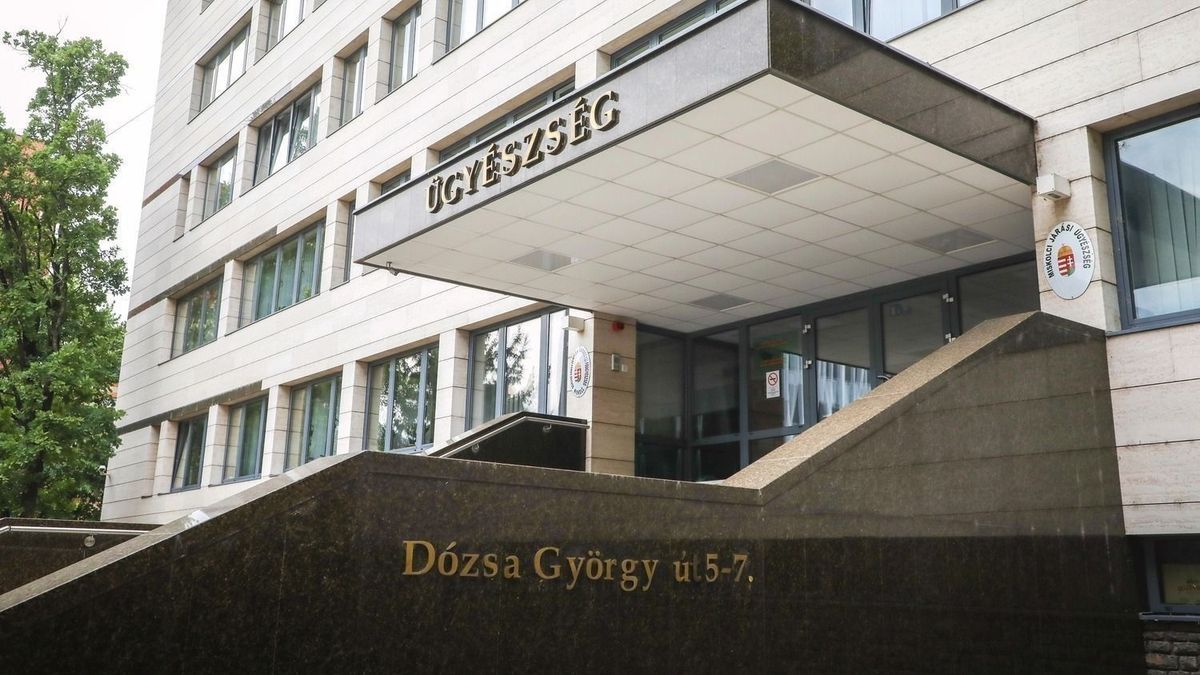 Eltörte a lánya élettársának az orrát
