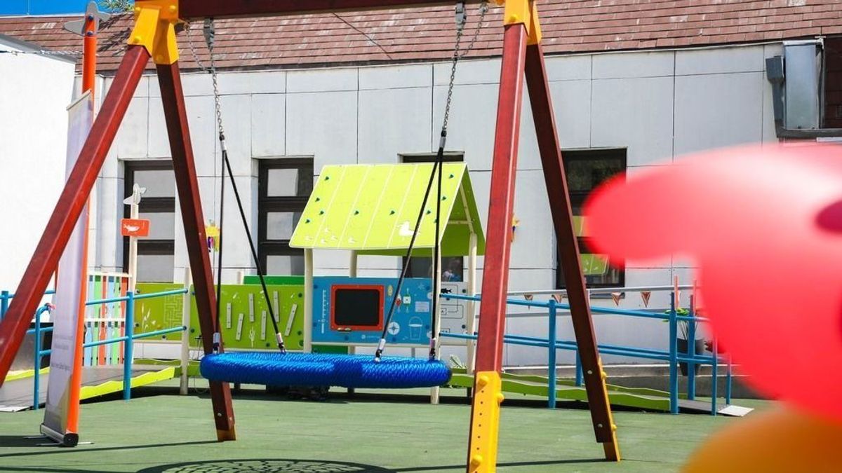 Egy játszótér homokozójában raktak tüzet Miskolcon