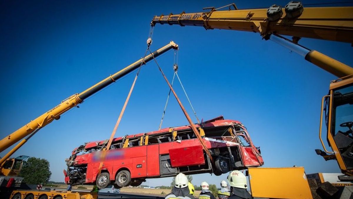 Megerősítette a rendőrség: őrizetbe vették a lengyel busz sofőrjét, ezért indult ellene eljárás