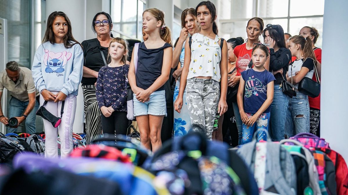 Komoly terhet vettek le a szülők válláról: így indul a tanév több száz gyereknek Miskolcon! – fotókkal