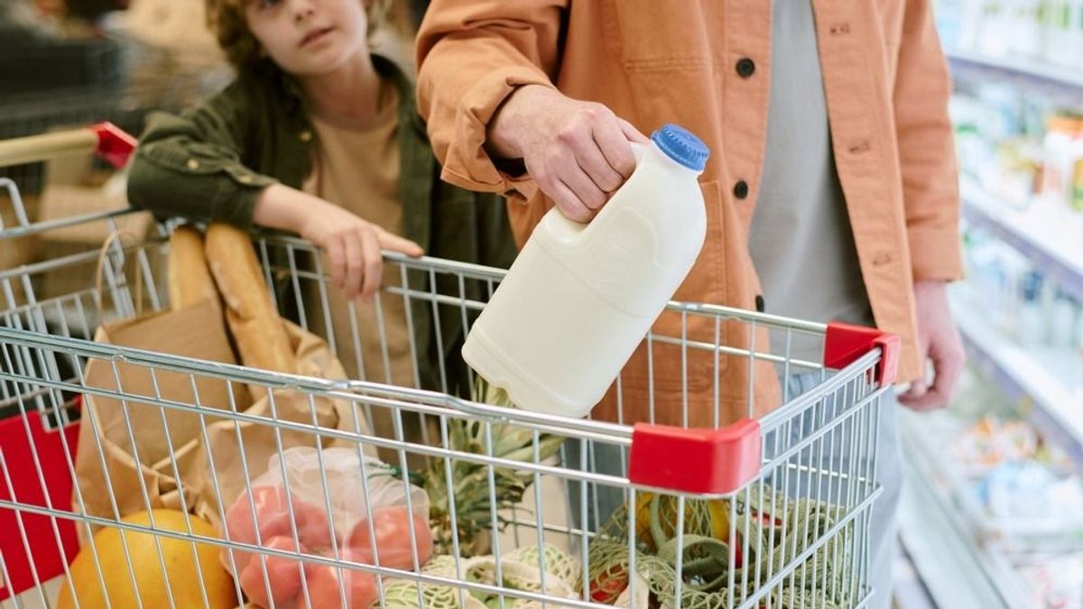 Ürítik a polcokat, gond van a Borsodban is árult tejjel – nehogy megidd, ha ilyen van a hűtőben
