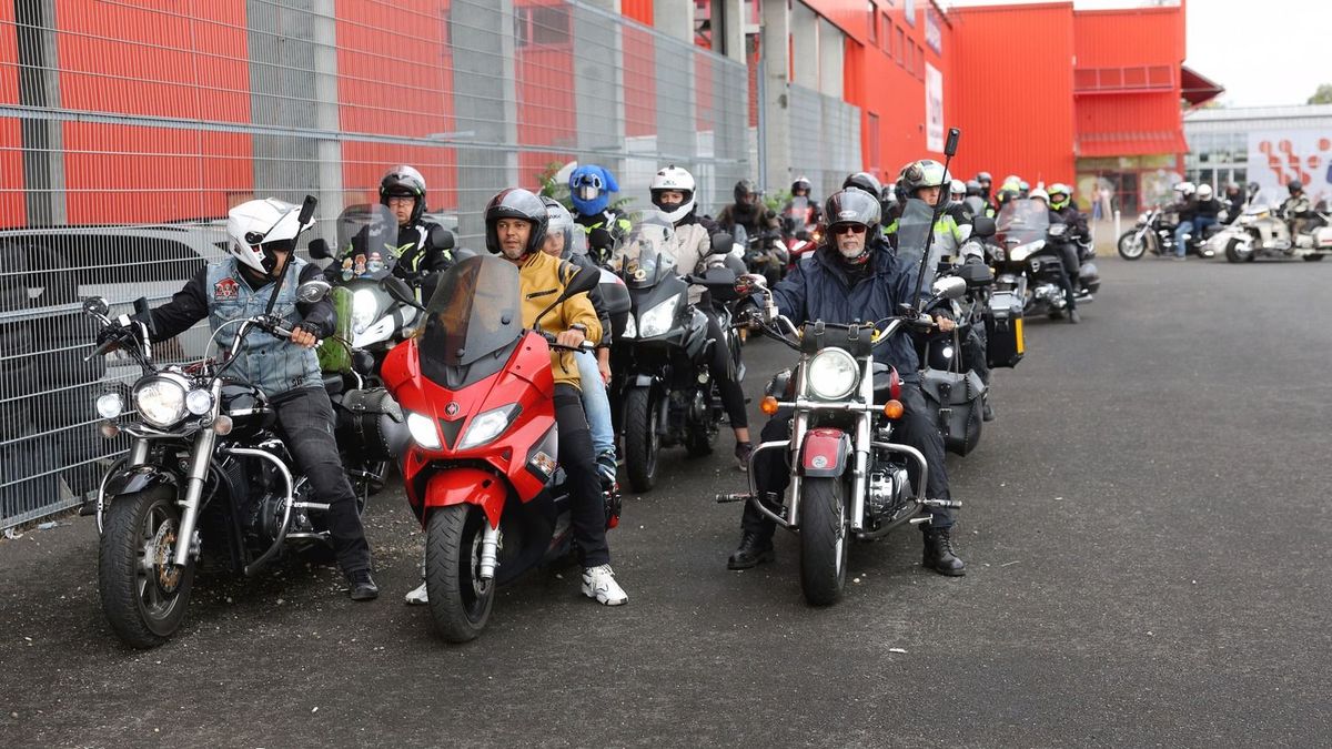 Egy apa minden vágya, hogy a kisfia végre megszólaljon, ezért dübörögtek a motorok – fotókkal, videóval