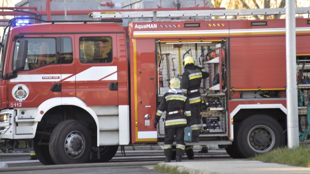 Hatalmas lángokkal pusztított a tűz Miskolcon! Teljes terjedelmében égett egy lakóház
