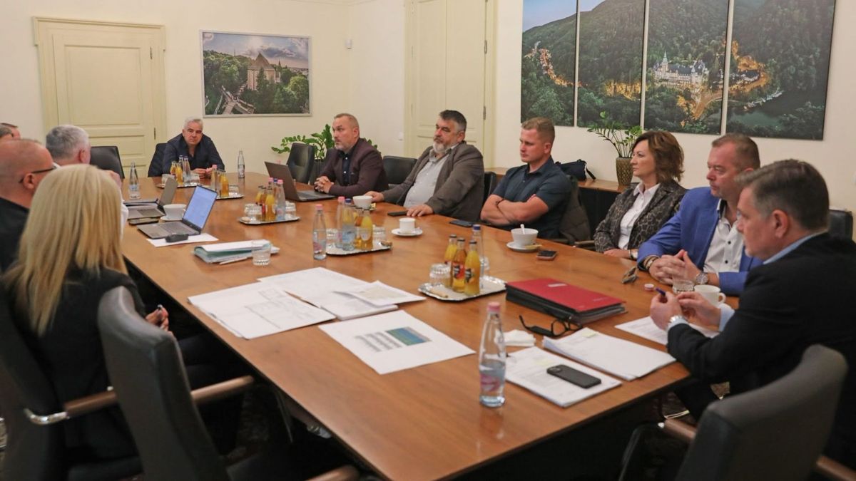 Asztalhoz ültek Miskolc anyagi helyzete miatt, kiderült, mi történt a szerdai egyeztetésen