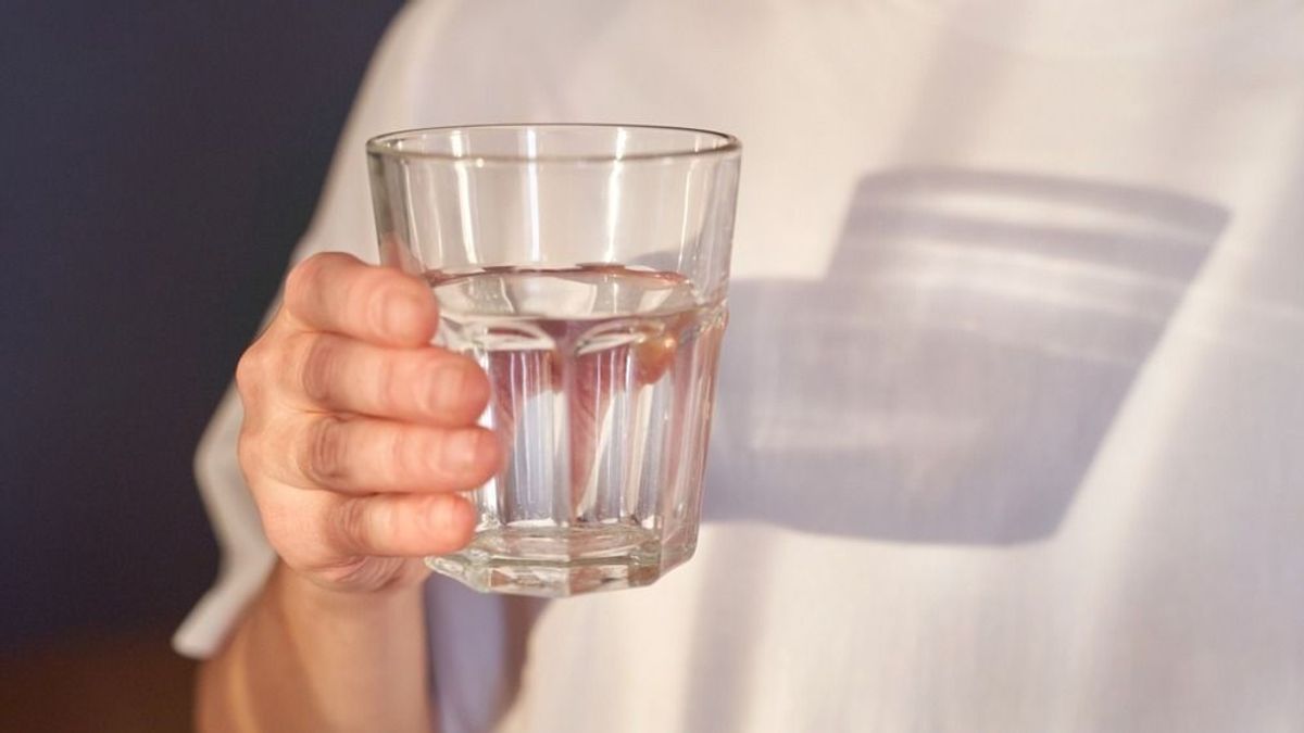 Víznek hitte a pohár tartalmát: hypót ivott egy borsodi kétéves!