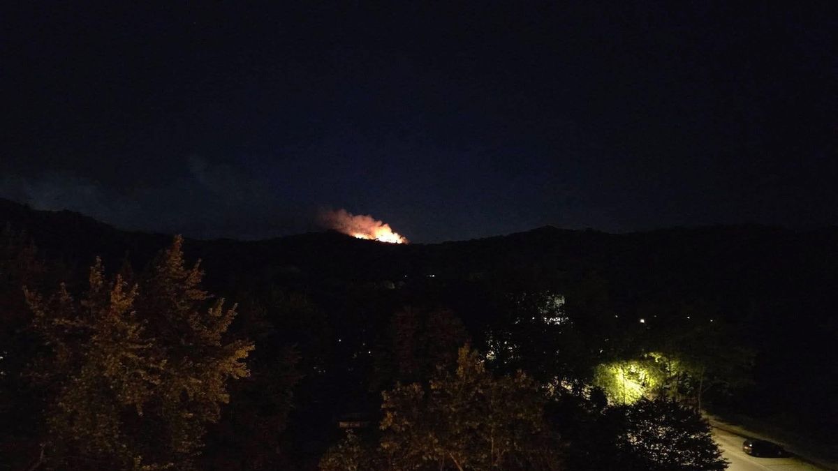 Hatalmas tűz Kazincbarcikánál! Öt hektár kapott lángra – fotóval