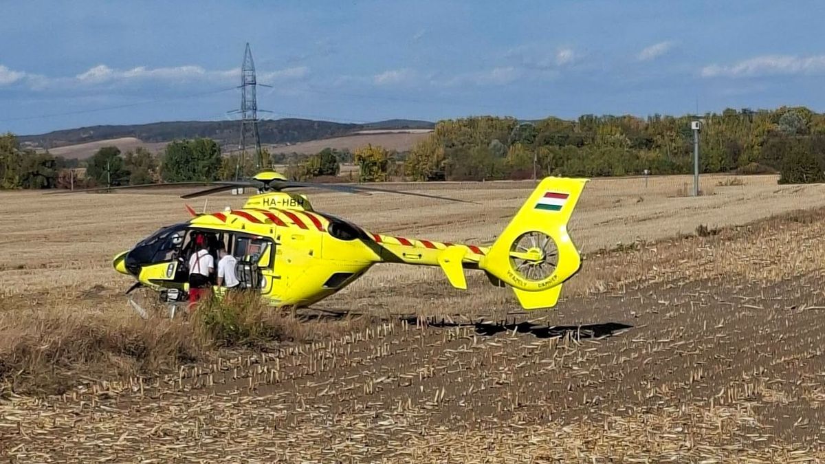 Hatalmas baleset a 26-oson, mentőhelikopter a helyszínen