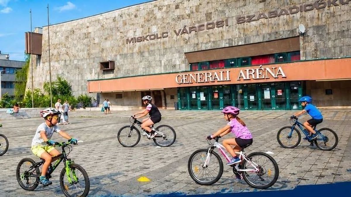 Új kerékpáros képzés indult Miskolcon, már 8 éves kortól várják a gyerekeket