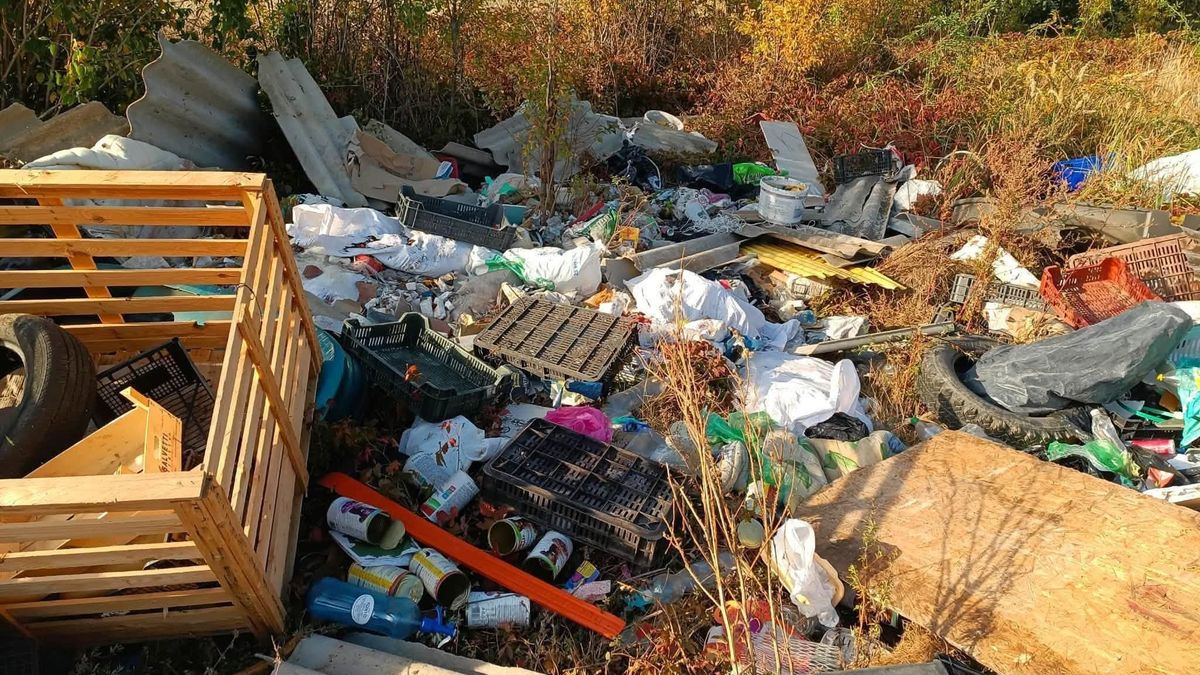 Félreérthetetlen nyom a Sárospatakon kipakolt szeméthegyben! Ultimátumot adott a város