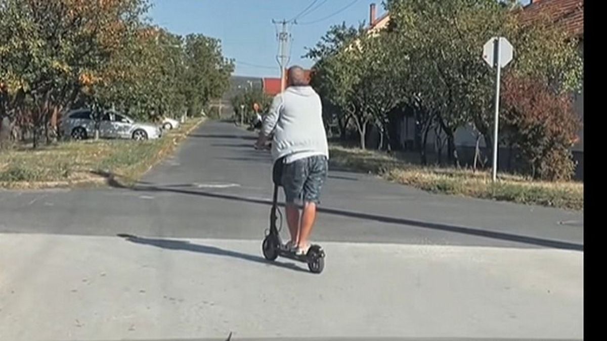 Ezt nem hiszed el! Videón a részeg, borsodi rolleres