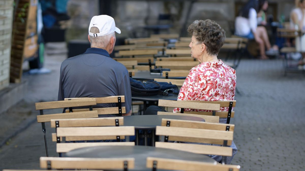 Micsoda? Év végi pénzt ad a nyugdíjasoknak ez a borsodi város, ha itt laksz, akár 20 ezret is kaphatsz