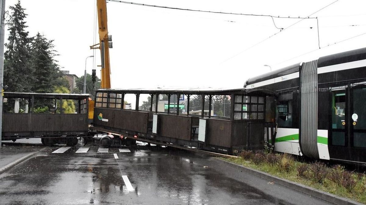 Fékezhetetlenül száguldott a villamos felé a miskolci kisvasút – döbbenetes részletek! - képekkel, videóval