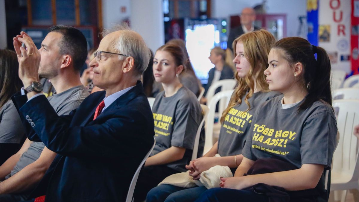 Cselekvés, egymásra figyelés és szolgálat – miskolci gimnáziumban indult a 72 óra kompromisszum nélkül önkéntes akció