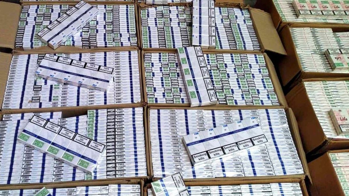 Illegális dohányt és pálinkát rejtegetett egy borsodi férfi 17 millió forint értékben