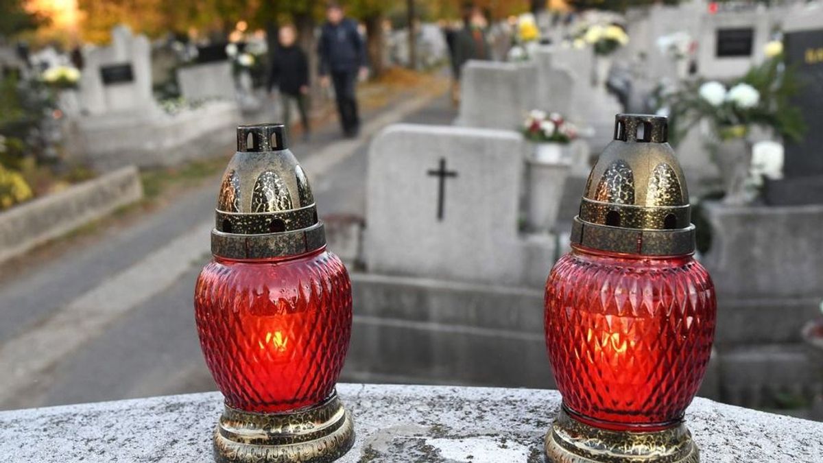 Van egy város, ahol ingyen viszik autóval az időseket a temetőbe mindenszentekkor