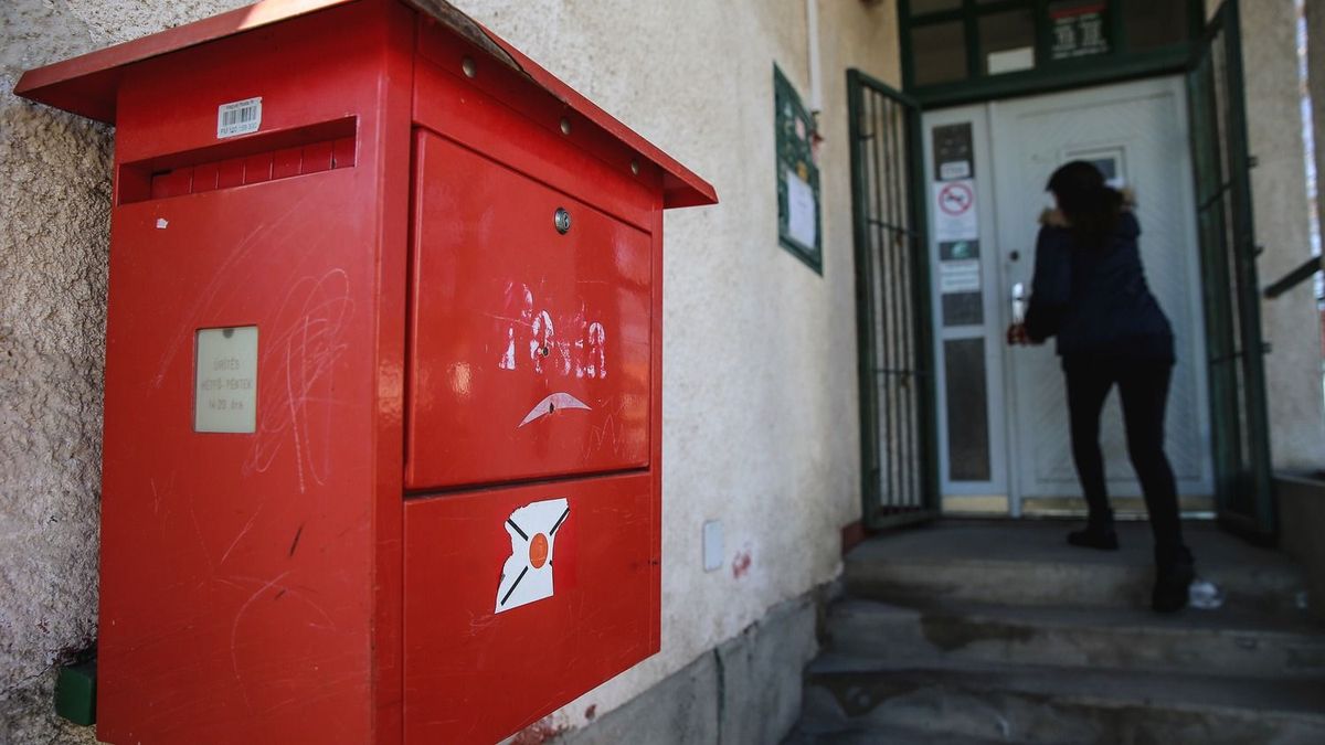 Az ellenőrzésen bukott ki minden, gyanús anyagokat találtak a Borsodba címzett levelekben