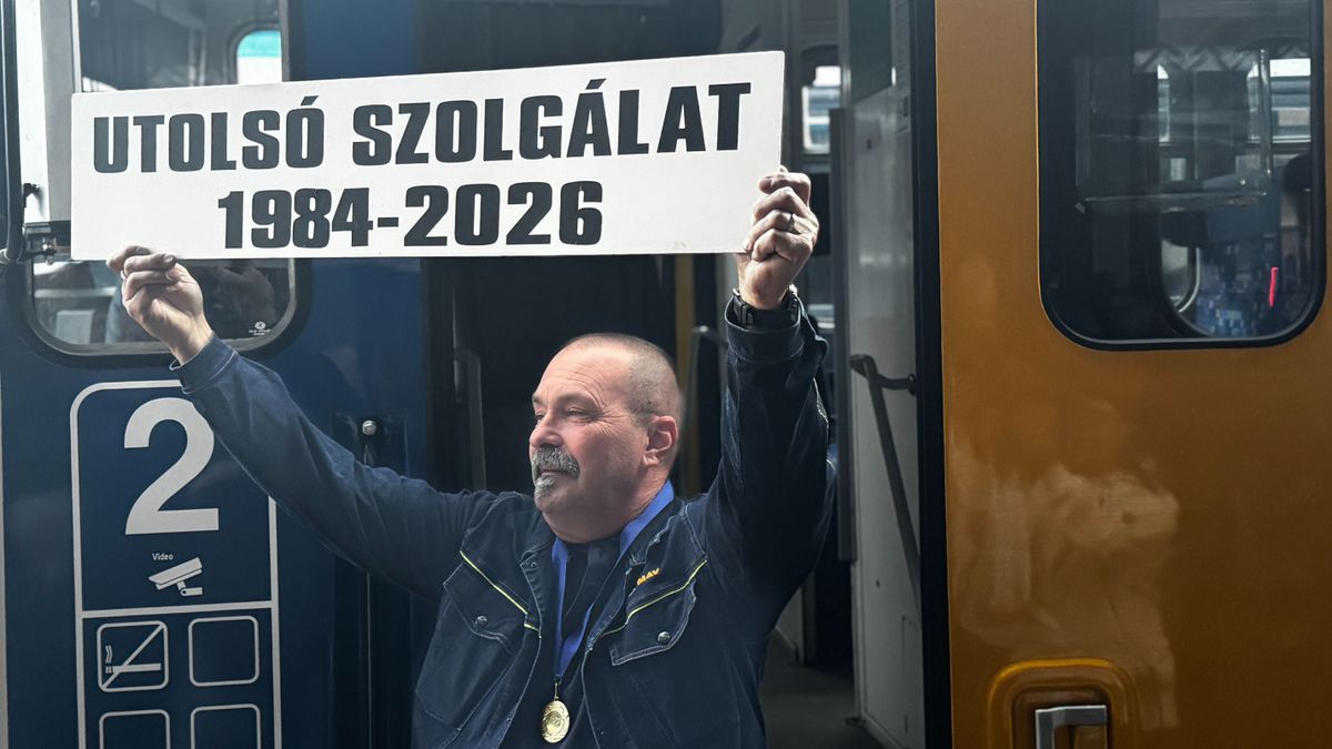 „Azért késik, hogy tovább maradhasson a vasútnál!” - így búcsúzott az utolsó békebeli vasutas - fotók, videó!