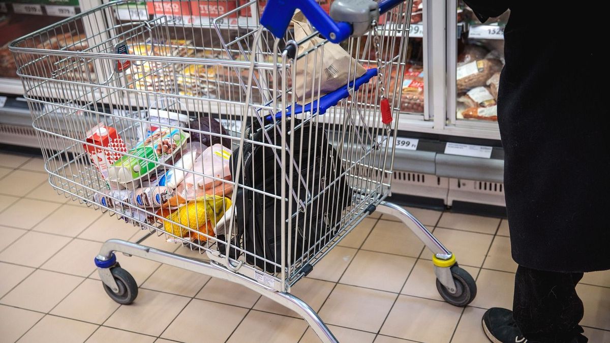 Vérzéses bélgyulladást okozhat, ha ettél ebből a sajtból! A borsodi boltok polcaira is kerülhetett belőle